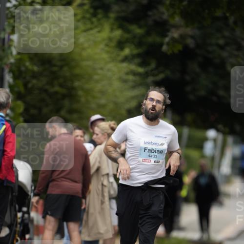 30.08.2026 - Blankeneser Heldenlauf Patografie http://msf.ph/oto/10092878 30.08.2026 12:50:55 Ziel 4349, 4417 meine-sportfotos.de