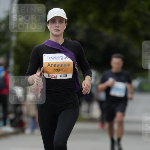 30.08.2026 - Blankeneser Heldenlauf Patografie http://msf.ph/oto/10092921 30.08.2026 12:52:39 Ziel 2254, 4392, 4404 meine-sportfotos.de