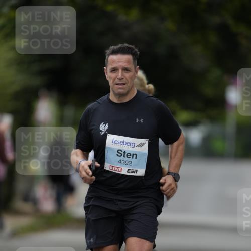 30.08.2026 - Blankeneser Heldenlauf Patografie http://msf.ph/oto/10092923 30.08.2026 12:52:41 Ziel 2254, 4392, 4404 meine-sportfotos.de