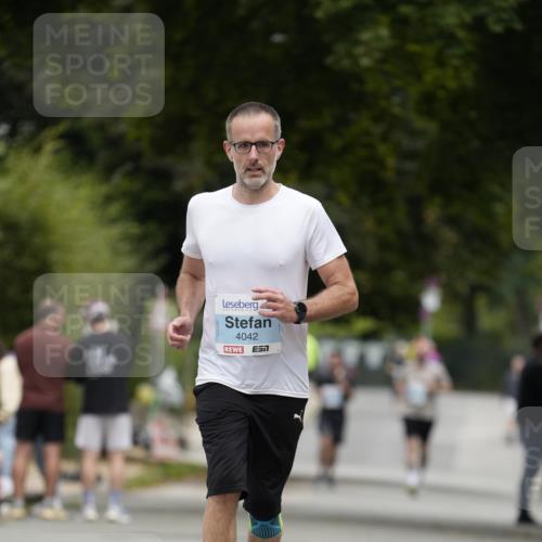 30.08.2026 - Blankeneser Heldenlauf Patografie http://msf.ph/oto/10093008 30.08.2026 12:58:20 Ziel 4034, 4042, 4331 meine-sportfotos.de