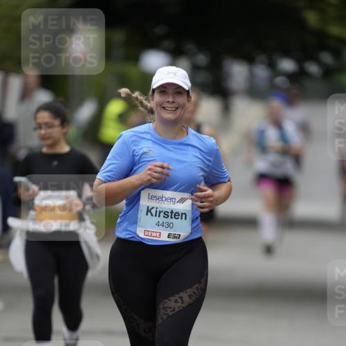 30.08.2026 - Blankeneser Heldenlauf Patografie http://msf.ph/oto/10093038 30.08.2026 13:00:35 Ziel 4430, 4431 meine-sportfotos.de