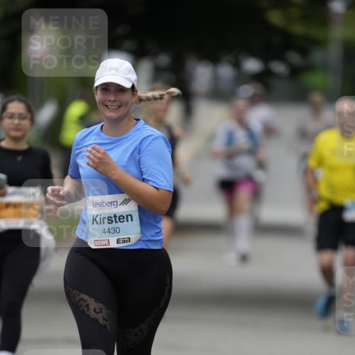 30.08.2026 - Blankeneser Heldenlauf Patografie http://msf.ph/oto/10093039 30.08.2026 13:00:35 Ziel 4430, 4431 meine-sportfotos.de