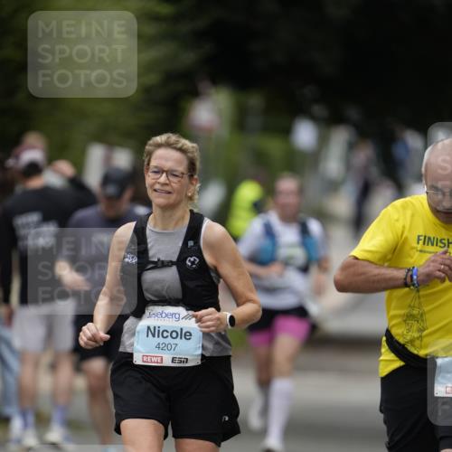30.08.2026 - Blankeneser Heldenlauf Patografie http://msf.ph/oto/10093047 30.08.2026 13:00:44 Ziel 2200, 4207, 4403, 4430, 4431 meine-sportfotos.de