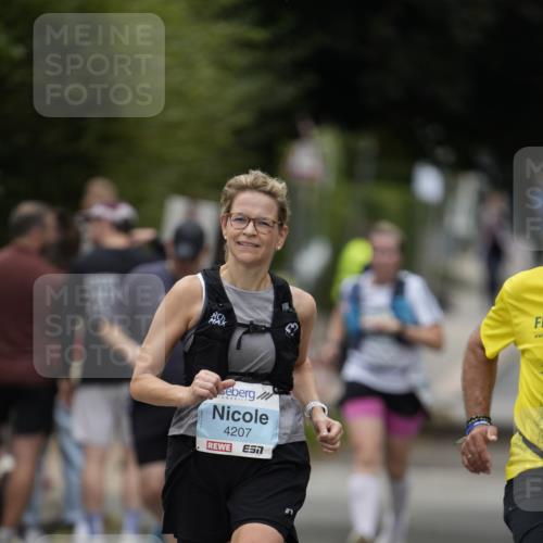 30.08.2026 - Blankeneser Heldenlauf Patografie http://msf.ph/oto/10093048 30.08.2026 13:00:44 Ziel 2200, 4207, 4403, 4430, 4431 meine-sportfotos.de