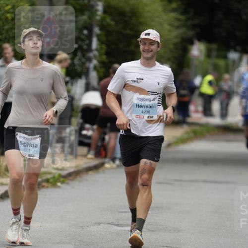 30.08.2026 - Blankeneser Heldenlauf Patografie http://msf.ph/oto/10093058 30.08.2026 13:01:04 Ziel 4024, 4161, 4208 meine-sportfotos.de