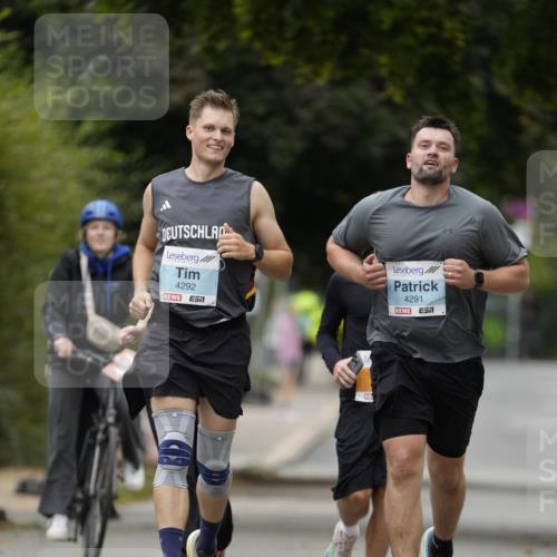 30.08.2026 - Blankeneser Heldenlauf Patografie http://msf.ph/oto/10093087 30.08.2026 13:07:10 Ziel 4291, 4292 meine-sportfotos.de