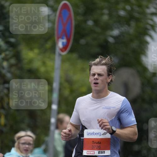30.08.2026 - Blankeneser Heldenlauf Patografie http://msf.ph/oto/10093135 30.08.2026 09:17:07 Ziel 3726 meine-sportfotos.de