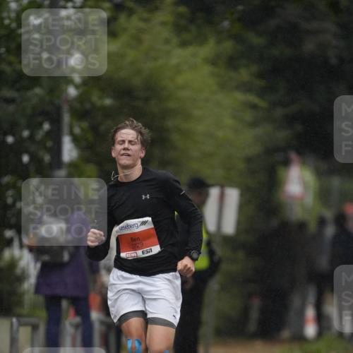 30.08.2026 - Blankeneser Heldenlauf Patografie http://msf.ph/oto/10093163 30.08.2026 09:18:32 Ziel 3729, 3737 meine-sportfotos.de