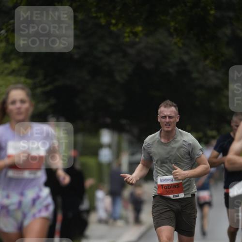 30.08.2026 - Blankeneser Heldenlauf Patografie http://msf.ph/oto/10093208 30.08.2026 09:22:03 Ziel 3585, 3674, 3711 meine-sportfotos.de