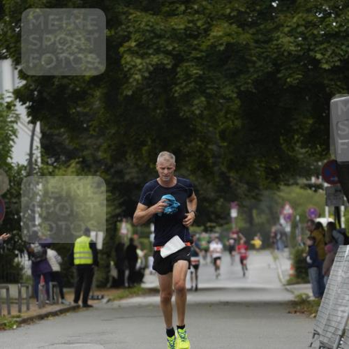30.08.2026 - Blankeneser Heldenlauf Patografie http://msf.ph/oto/10093213 30.08.2026 09:22:12 Ziel 3520, 3674, 3711, 3712 meine-sportfotos.de