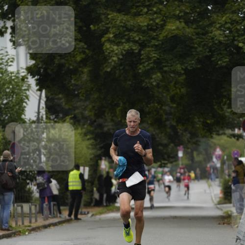 30.08.2026 - Blankeneser Heldenlauf Patografie http://msf.ph/oto/10093214 30.08.2026 09:22:12 Ziel 3520, 3674, 3711, 3712 meine-sportfotos.de