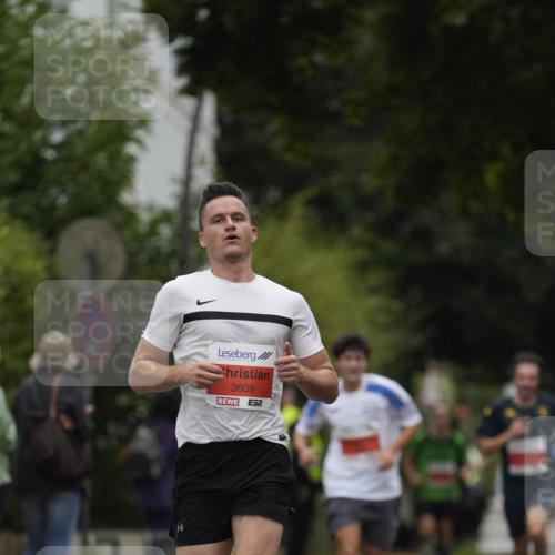 30.08.2026 - Blankeneser Heldenlauf Patografie http://msf.ph/oto/10093229 30.08.2026 09:22:35 Ziel 3525, 3551, 3609 meine-sportfotos.de