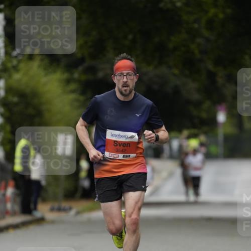 30.08.2026 - Blankeneser Heldenlauf Patografie http://msf.ph/oto/10093284 30.08.2026 09:24:07 Ziel 3542, 3556, 3567 meine-sportfotos.de