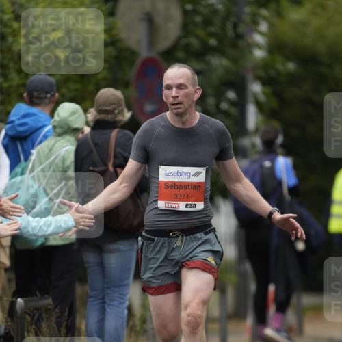 30.08.2026 - Blankeneser Heldenlauf Patografie http://msf.ph/oto/10093326 30.08.2026 09:25:38 Ziel 3562, 3571 meine-sportfotos.de
