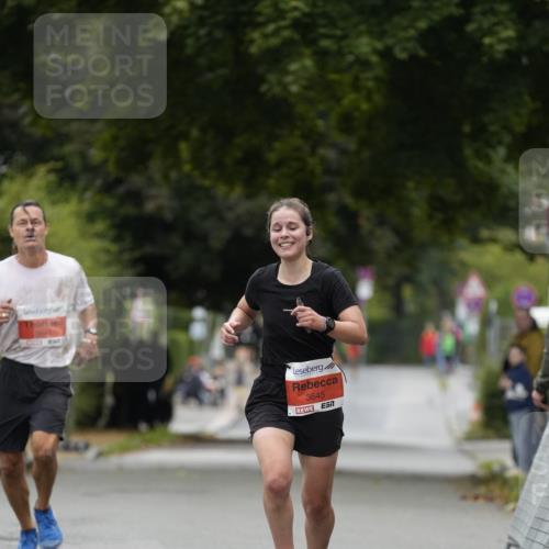 30.08.2026 - Blankeneser Heldenlauf Patografie http://msf.ph/oto/10093343 30.08.2026 09:26:16 Ziel 3641, 3645 meine-sportfotos.de