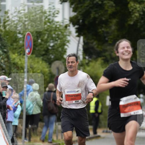 30.08.2026 - Blankeneser Heldenlauf Patografie http://msf.ph/oto/10093346 30.08.2026 09:26:17 Ziel 3641, 3645 meine-sportfotos.de