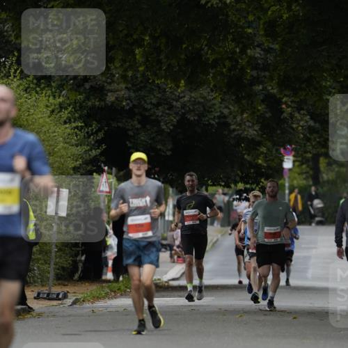 30.08.2026 - Blankeneser Heldenlauf Patografie http://msf.ph/oto/10093406 30.08.2026 09:28:09 Ziel 1380, 3638, 3682 meine-sportfotos.de
