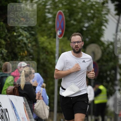 30.08.2026 - Blankeneser Heldenlauf Patografie http://msf.ph/oto/10093478 30.08.2026 09:28:48 Ziel 1612, 3514, 3515 meine-sportfotos.de