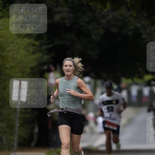 30.08.2026 - Blankeneser Heldenlauf Patografie http://msf.ph/oto/10093482 30.08.2026 09:28:55 Ziel 3514, 3515 meine-sportfotos.de