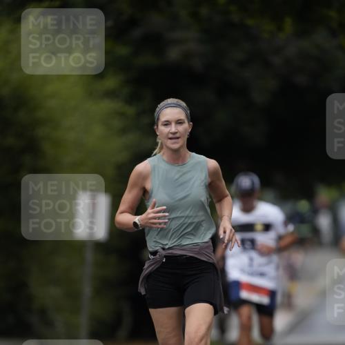 30.08.2026 - Blankeneser Heldenlauf Patografie http://msf.ph/oto/10093489 30.08.2026 09:28:57 Ziel 3514, 3515, 3735 meine-sportfotos.de