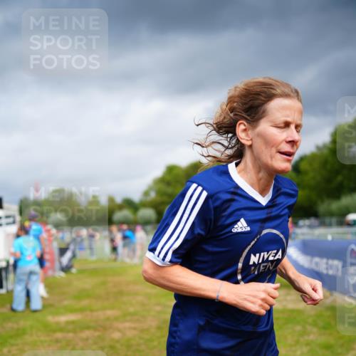 30.08.2026 - Elbe Triathlon Hamburg LAZAROV Photography http://msf.ph/oto/10093569 30.08.2026 14:31:12 Laufen  meine-sportfotos.de