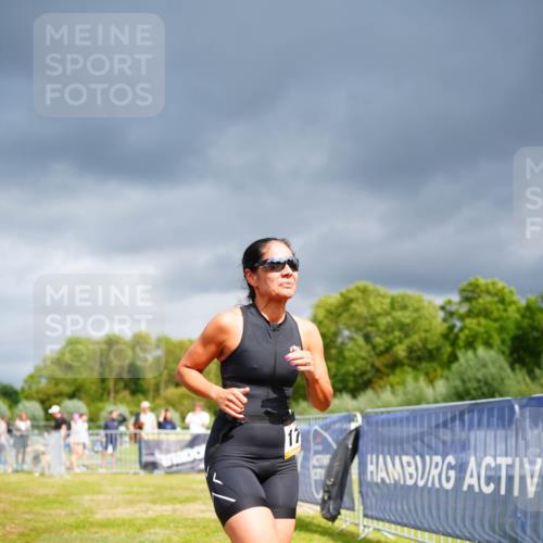 30.08.2026 - Elbe Triathlon Hamburg LAZAROV Photography http://msf.ph/oto/10093613 30.08.2026 14:31:32 Laufen 17 meine-sportfotos.de