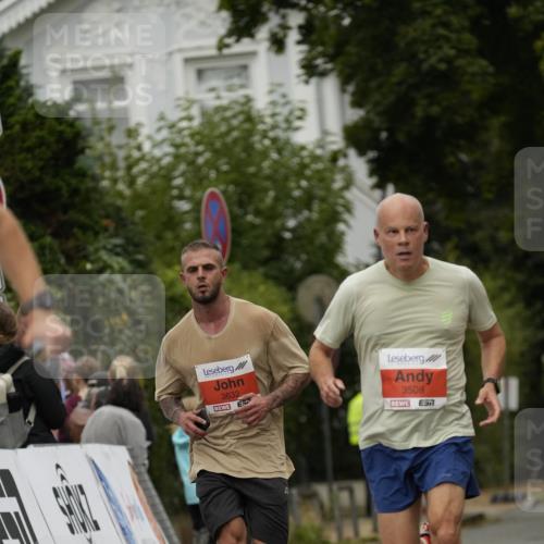 30.08.2026 - Blankeneser Heldenlauf Patografie http://msf.ph/oto/10093631 30.08.2026 09:31:08 Ziel 1801, 3508, 3632 meine-sportfotos.de