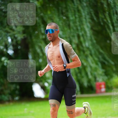 30.08.2026 - Elbe Triathlon Hamburg LAZAROV Photography http://msf.ph/oto/10093673 30.08.2026 15:16:15 Laufen  meine-sportfotos.de