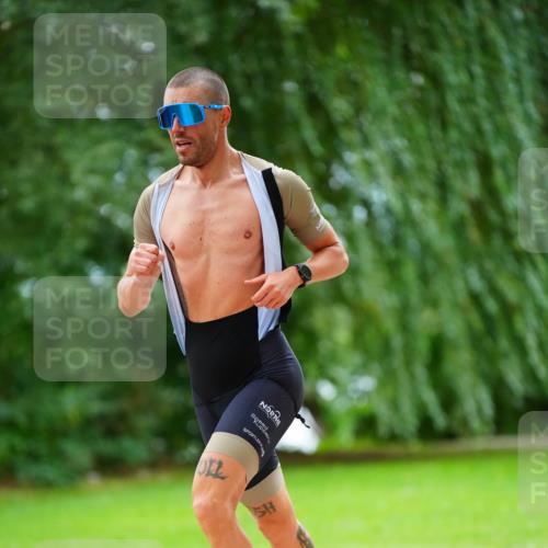 30.08.2026 - Elbe Triathlon Hamburg LAZAROV Photography http://msf.ph/oto/10093674 30.08.2026 15:16:15 Laufen 710 meine-sportfotos.de