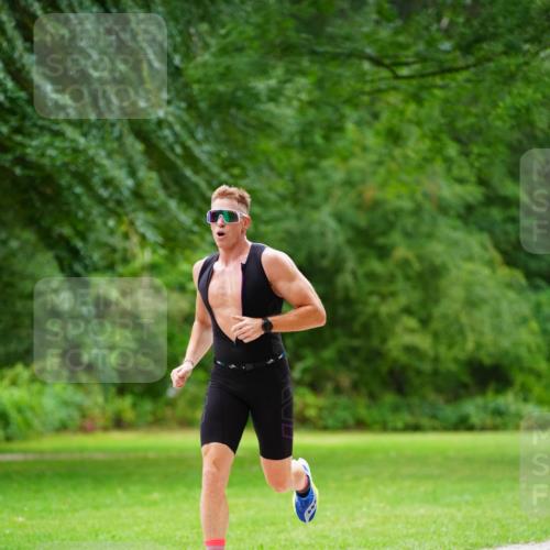 30.08.2026 - Elbe Triathlon Hamburg LAZAROV Photography http://msf.ph/oto/10093680 30.08.2026 15:16:28 Laufen  meine-sportfotos.de