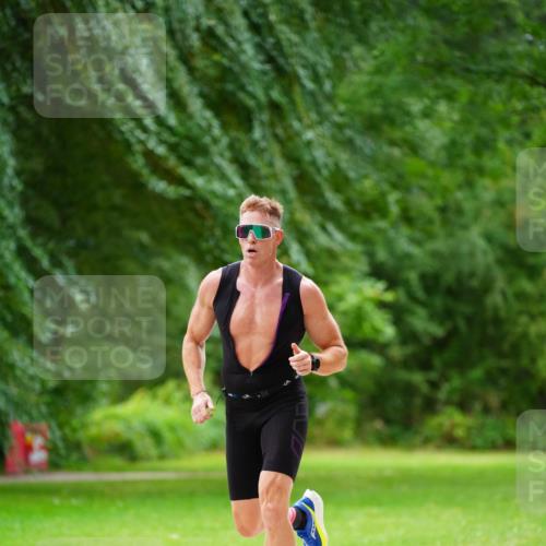 30.08.2026 - Elbe Triathlon Hamburg LAZAROV Photography http://msf.ph/oto/10093683 30.08.2026 15:16:28 Laufen  meine-sportfotos.de