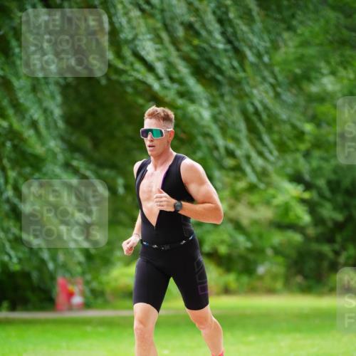30.08.2026 - Elbe Triathlon Hamburg LAZAROV Photography http://msf.ph/oto/10093685 30.08.2026 15:16:29 Laufen  meine-sportfotos.de