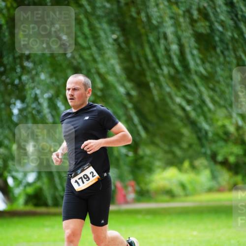 30.08.2026 - Elbe Triathlon Hamburg LAZAROV Photography http://msf.ph/oto/10093699 30.08.2026 15:17:30 Laufen 179, 2 meine-sportfotos.de