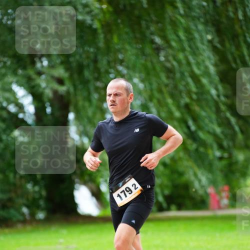 30.08.2026 - Elbe Triathlon Hamburg LAZAROV Photography http://msf.ph/oto/10093700 30.08.2026 15:17:30 Laufen 179, 2 meine-sportfotos.de