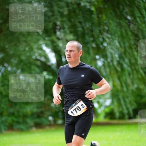 30.08.2026 - Elbe Triathlon Hamburg LAZAROV Photography http://msf.ph/oto/10093702 30.08.2026 15:17:30 Laufen 179, 2 meine-sportfotos.de