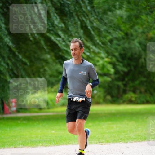 30.08.2026 - Elbe Triathlon Hamburg LAZAROV Photography http://msf.ph/oto/10093706 30.08.2026 15:17:33 Laufen  meine-sportfotos.de