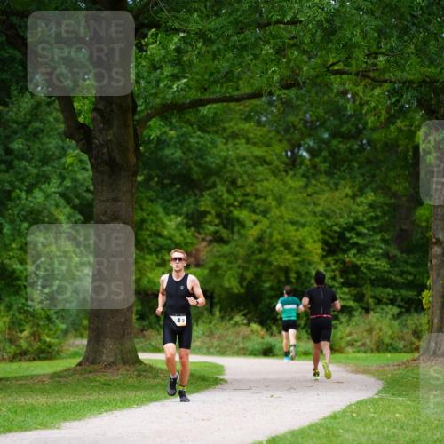 30.08.2026 - Elbe Triathlon Hamburg LAZAROV Photography http://msf.ph/oto/10093723 30.08.2026 15:19:10 Laufen 42 meine-sportfotos.de