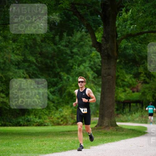 30.08.2026 - Elbe Triathlon Hamburg LAZAROV Photography http://msf.ph/oto/10093726 30.08.2026 15:19:13 Laufen 42 meine-sportfotos.de
