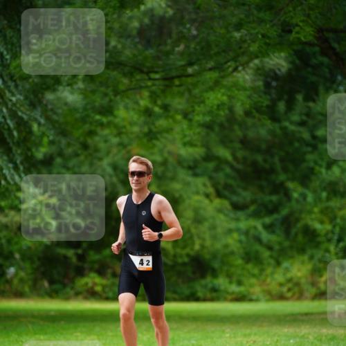 30.08.2026 - Elbe Triathlon Hamburg LAZAROV Photography http://msf.ph/oto/10093731 30.08.2026 15:19:15 Laufen 42 meine-sportfotos.de