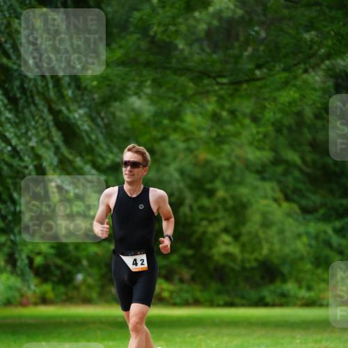 30.08.2026 - Elbe Triathlon Hamburg LAZAROV Photography http://msf.ph/oto/10093732 30.08.2026 15:19:16 Laufen 42 meine-sportfotos.de