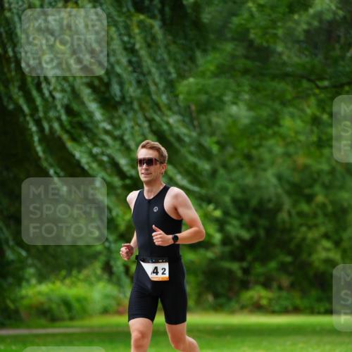 30.08.2026 - Elbe Triathlon Hamburg LAZAROV Photography http://msf.ph/oto/10093735 30.08.2026 15:19:16 Laufen 42, 3 meine-sportfotos.de
