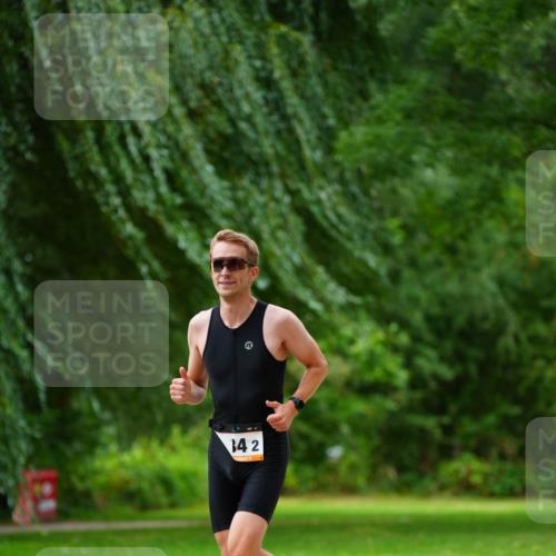 30.08.2026 - Elbe Triathlon Hamburg LAZAROV Photography http://msf.ph/oto/10093737 30.08.2026 15:19:16 Laufen 34, 2, 3 meine-sportfotos.de