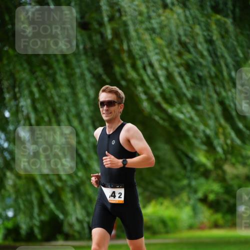 30.08.2026 - Elbe Triathlon Hamburg LAZAROV Photography http://msf.ph/oto/10093738 30.08.2026 15:19:17 Laufen 42, 3 meine-sportfotos.de