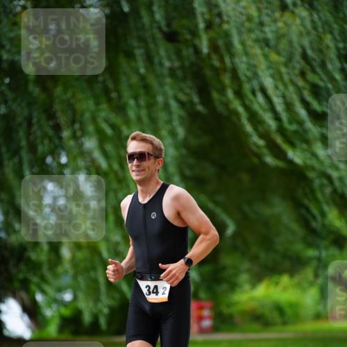 30.08.2026 - Elbe Triathlon Hamburg LAZAROV Photography http://msf.ph/oto/10093740 30.08.2026 15:19:17 Laufen 34, 2, 3 meine-sportfotos.de