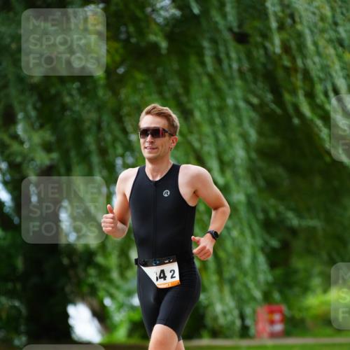 30.08.2026 - Elbe Triathlon Hamburg LAZAROV Photography http://msf.ph/oto/10093741 30.08.2026 15:19:17 Laufen 400, 42 meine-sportfotos.de