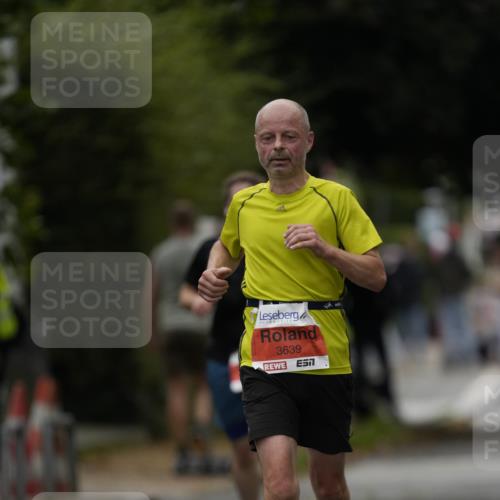 30.08.2026 - Blankeneser Heldenlauf Patografie http://msf.ph/oto/10093744 30.08.2026 09:32:01 Ziel 1553, 3639, 3644 meine-sportfotos.de