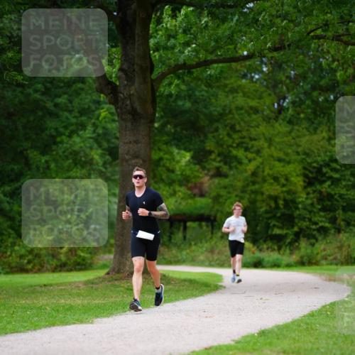 30.08.2026 - Elbe Triathlon Hamburg LAZAROV Photography http://msf.ph/oto/10093772 30.08.2026 15:20:49 Laufen  meine-sportfotos.de