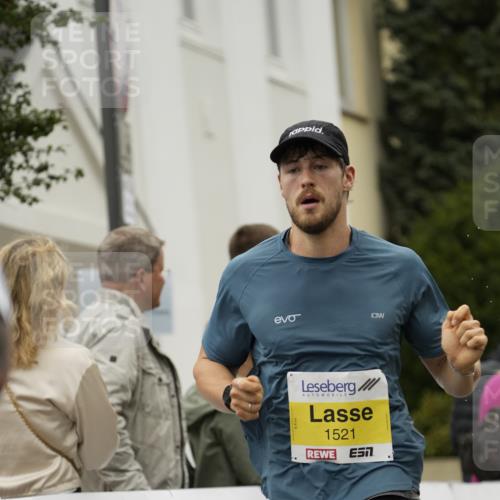 30.08.2026 - Blankeneser Heldenlauf Patografie http://msf.ph/oto/10093776 30.08.2026 09:32:24 Ziel 1521, 3670, 3704 meine-sportfotos.de