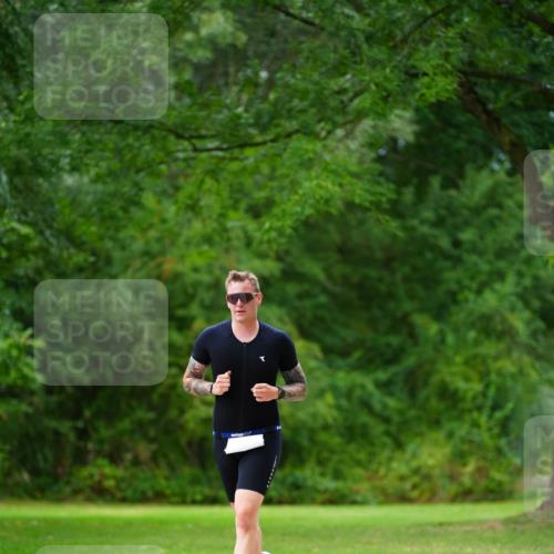 30.08.2026 - Elbe Triathlon Hamburg LAZAROV Photography http://msf.ph/oto/10093779 30.08.2026 15:20:53 Laufen  meine-sportfotos.de