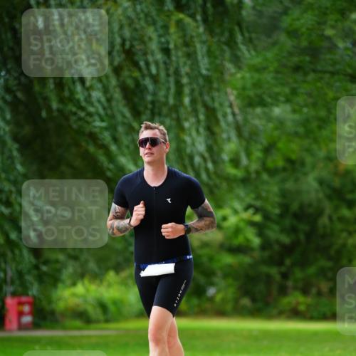 30.08.2026 - Elbe Triathlon Hamburg LAZAROV Photography http://msf.ph/oto/10093787 30.08.2026 15:20:54 Laufen  meine-sportfotos.de